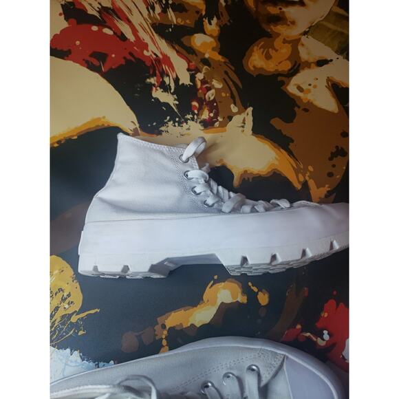 Chuck Taylor All Star High Lugged Womans White Size 9 - Picture 3 of 6